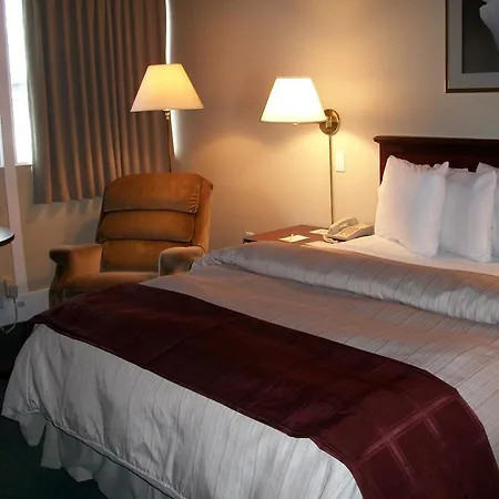 Days Inn By Wyndham Brockville Room photo